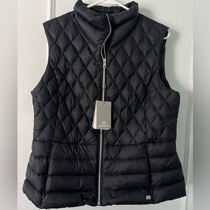 Soia and Kyo Sustainable Lightweight Down Slimfit Vest